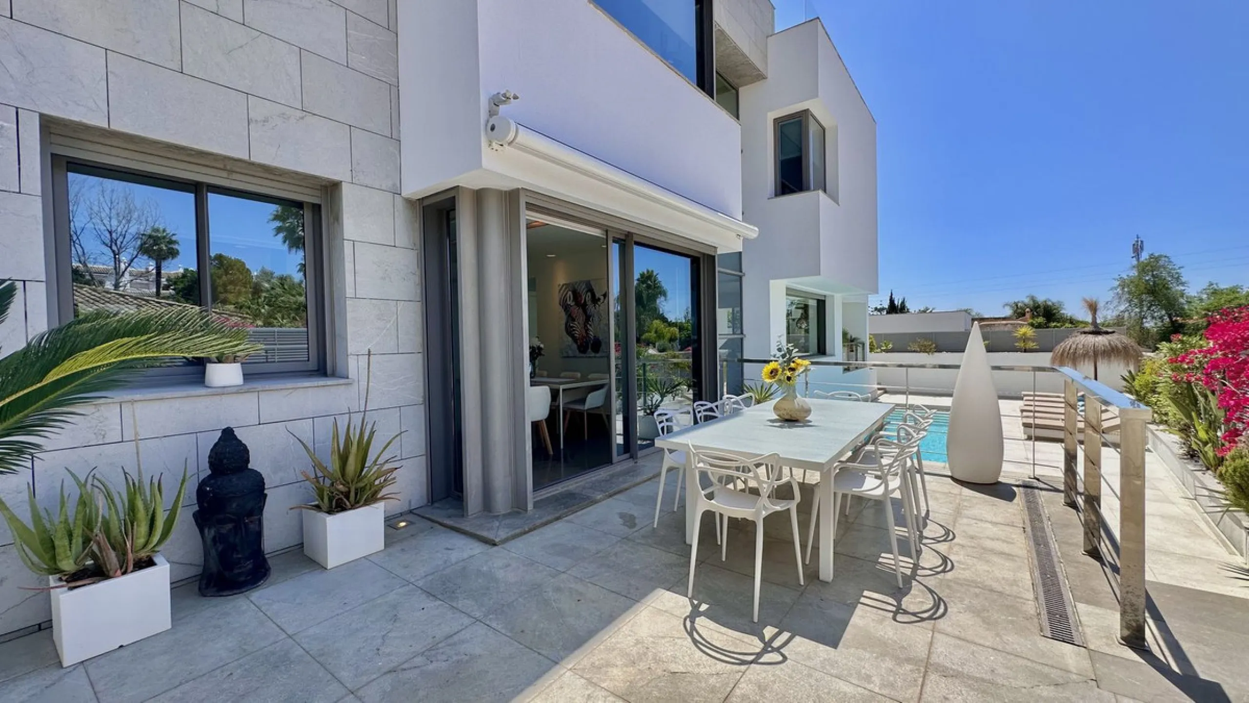 Modern Villa with high quality interior designer in Nagueles Golden Mile.