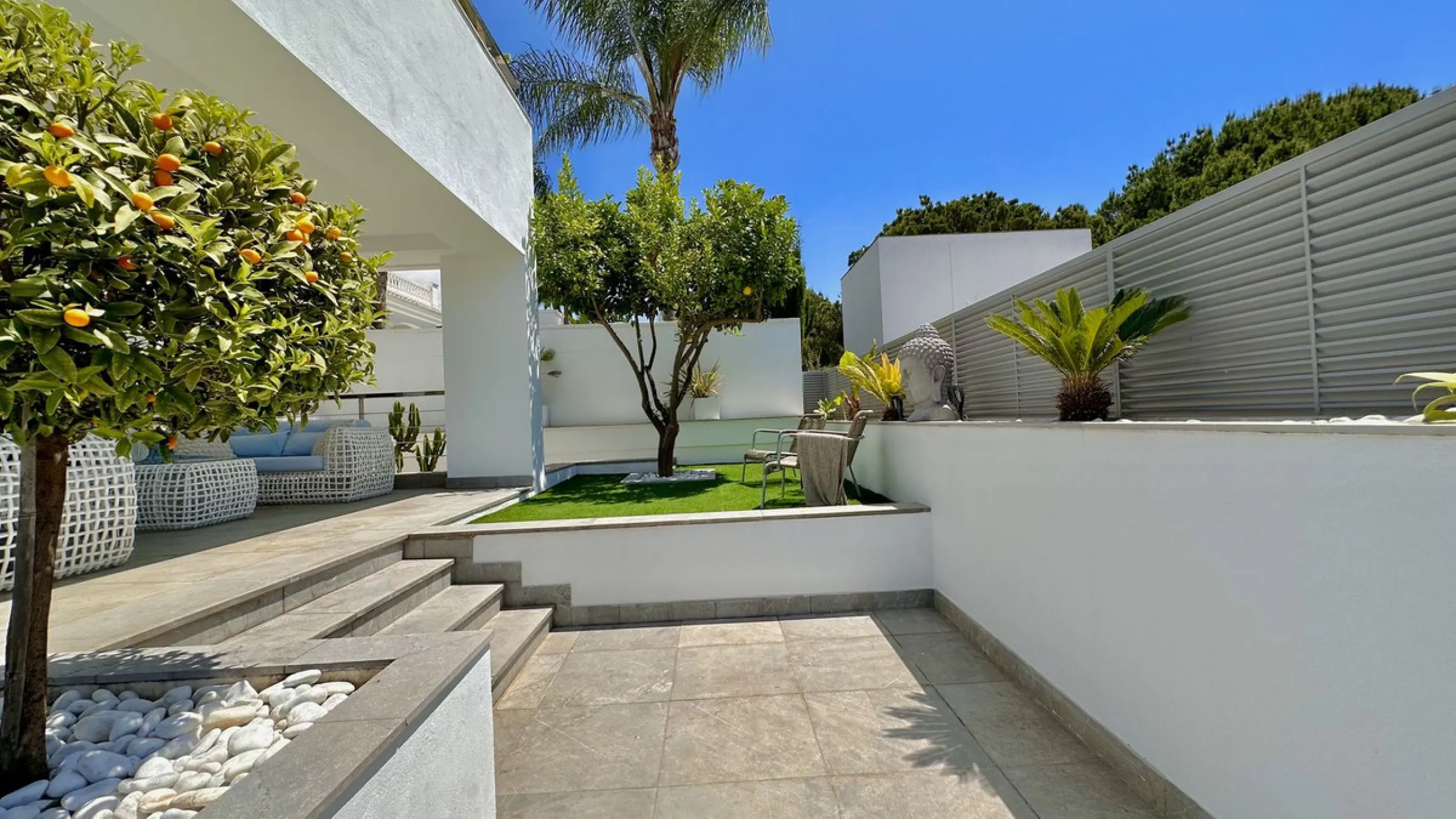 Modern Villa with high quality interior designer in Nagueles Golden Mile.