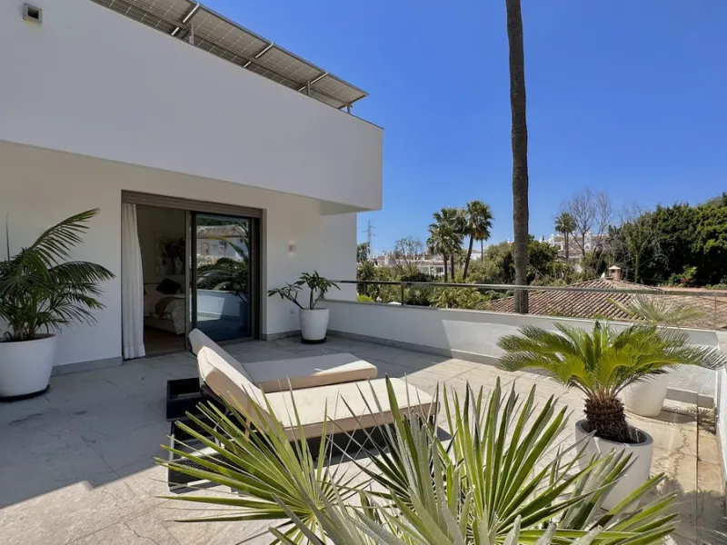 Modern Villa with high quality interior designer in Nagueles Golden Mile.