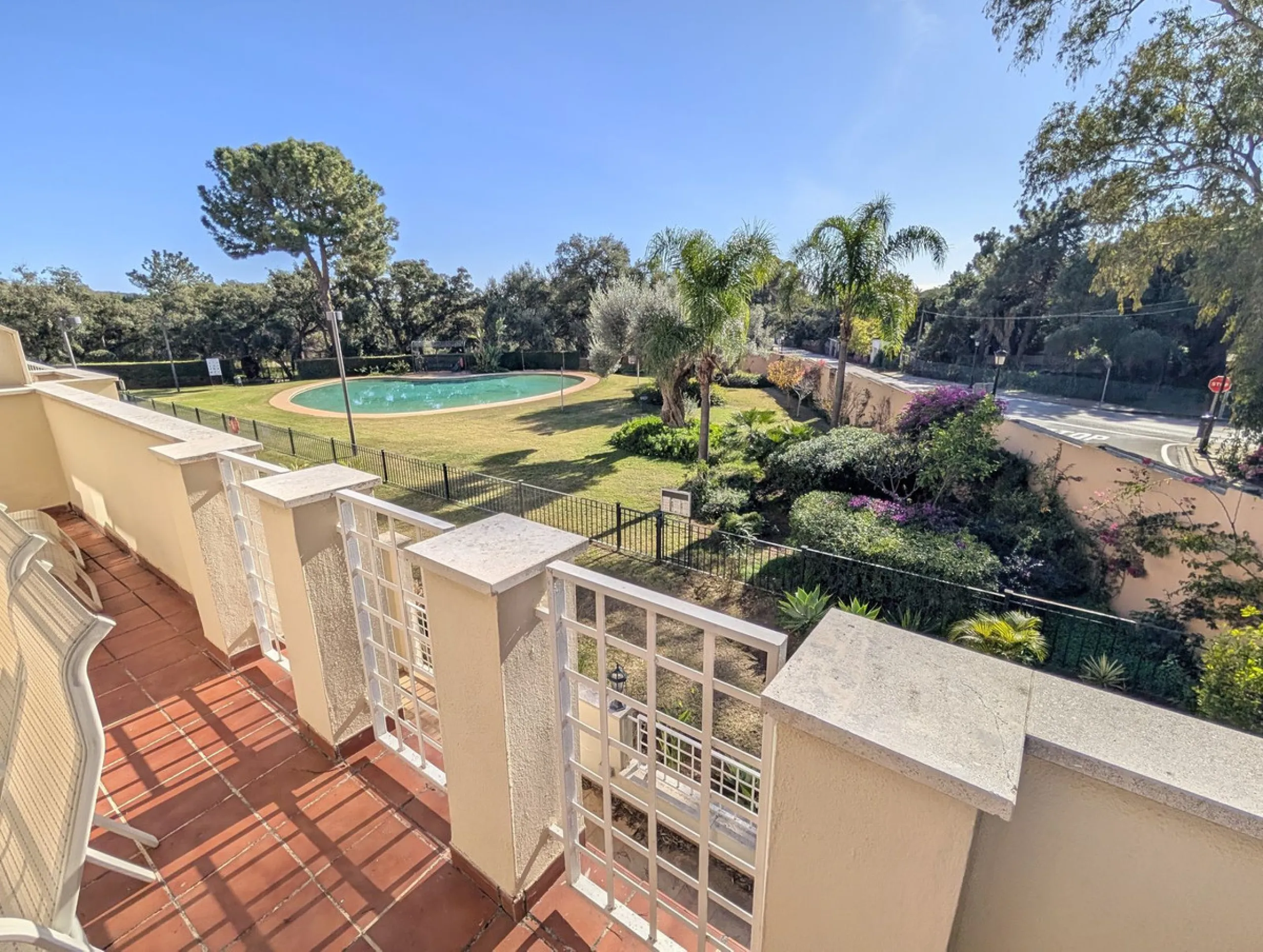 Apartment - Middle Floor Apartment в продаже в Marbella, Málaga. В доме 3 спален и 2 ванных комнат. Площадь дома 162 м²