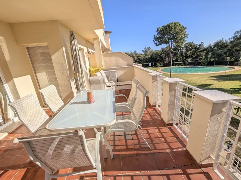 Apartment - Middle Floor Apartment в продаже в Marbella, Málaga. В доме 3 спален и 2 ванных комнат. Площадь дома 162 м²