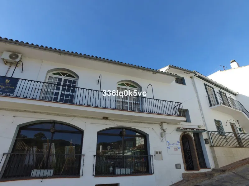 **Unique Duplex Apartment in the Heart of Benahavís – Ideal for Living and Business**