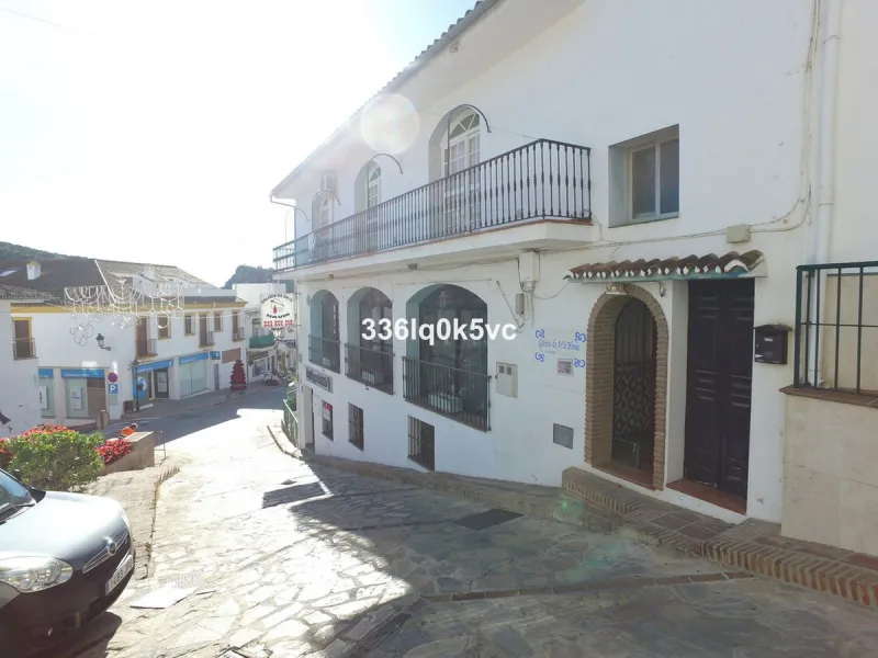 **Unique Duplex Apartment in the Heart of Benahavís – Ideal for Living and Business**