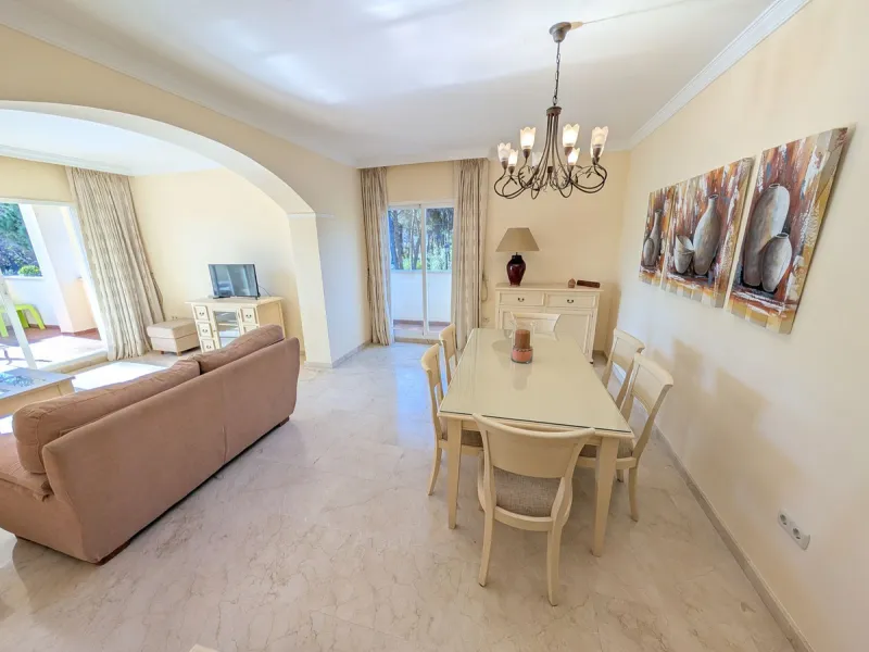 Apartment - Middle Floor Apartment в продаже в Marbella, Málaga. В доме 3 спален и 2 ванных комнат. Площадь дома 162 м²
