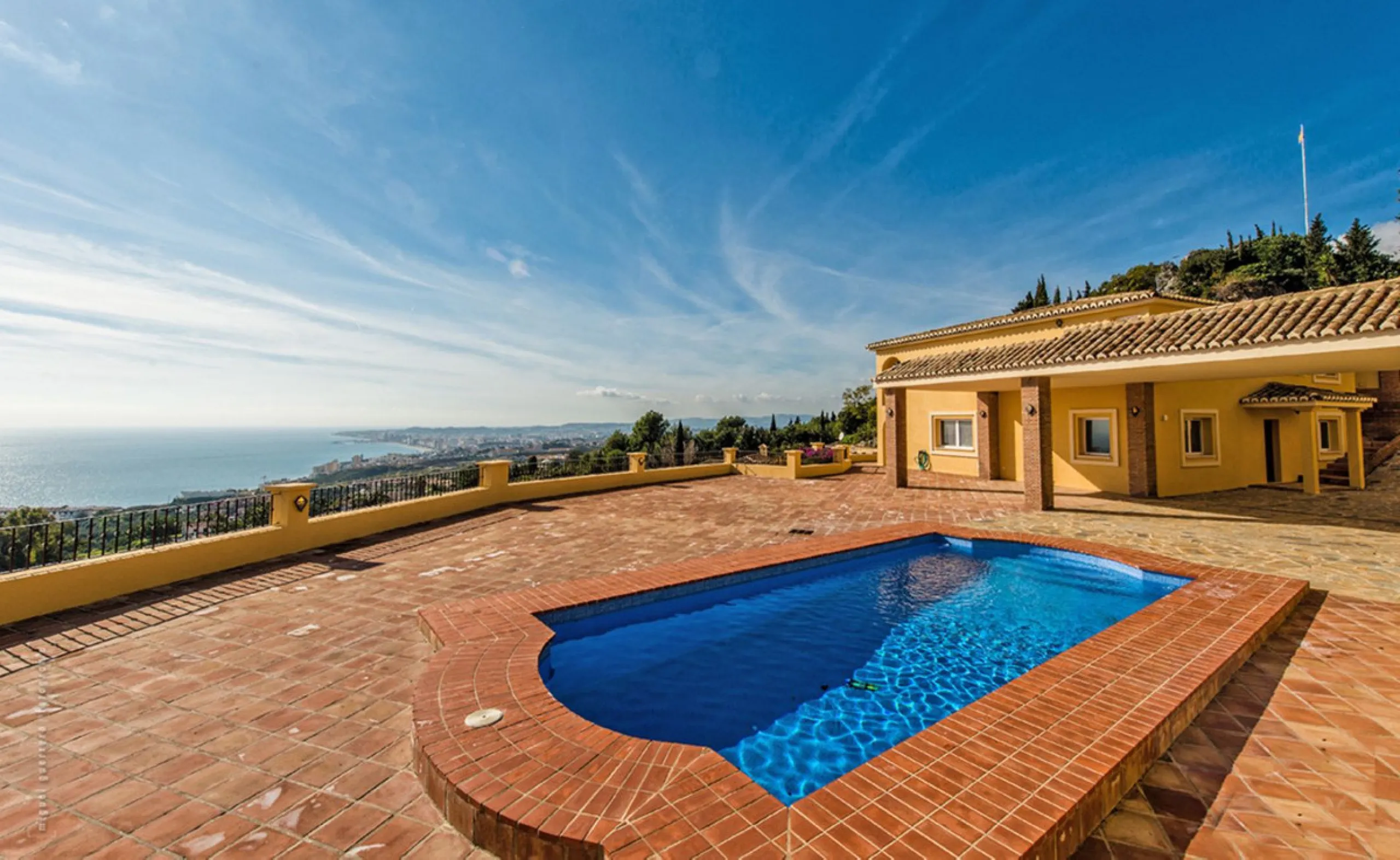 Espectacular villa with the best panoramic sea views.
