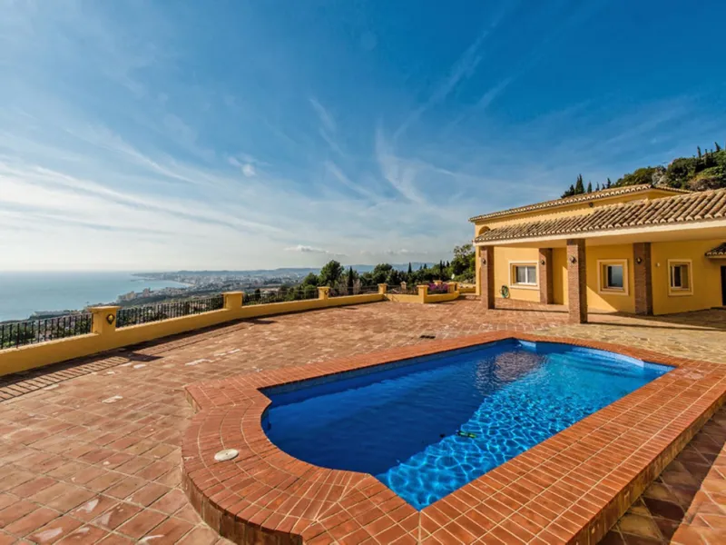 Espectacular villa with the best panoramic sea views.