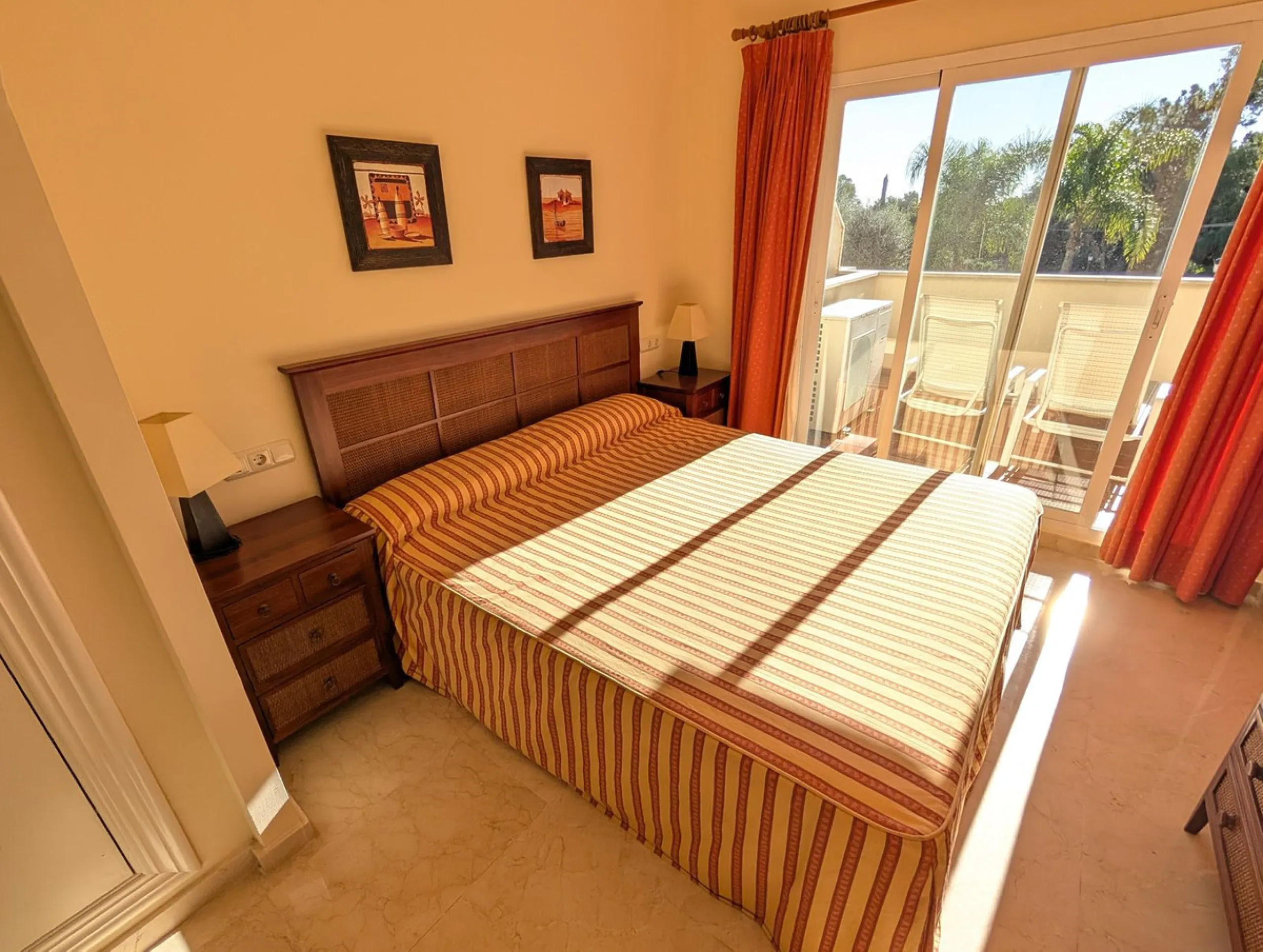 Apartment - Middle Floor Apartment в продаже в Marbella, Málaga. В доме 3 спален и 2 ванных комнат. Площадь дома 162 м²