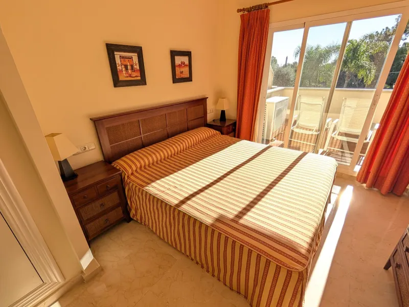Apartment - Middle Floor Apartment в продаже в Marbella, Málaga. В доме 3 спален и 2 ванных комнат. Площадь дома 162 м²