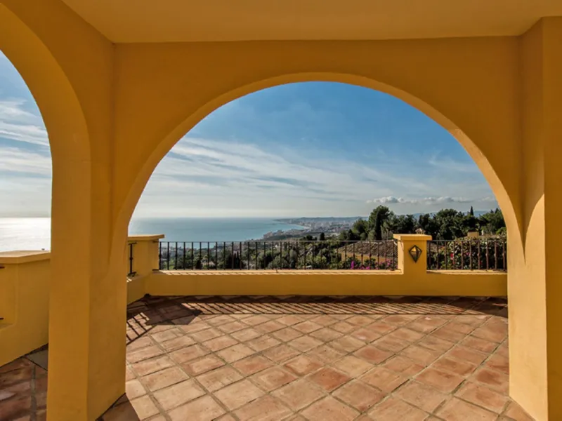 Espectacular villa with the best panoramic sea views.