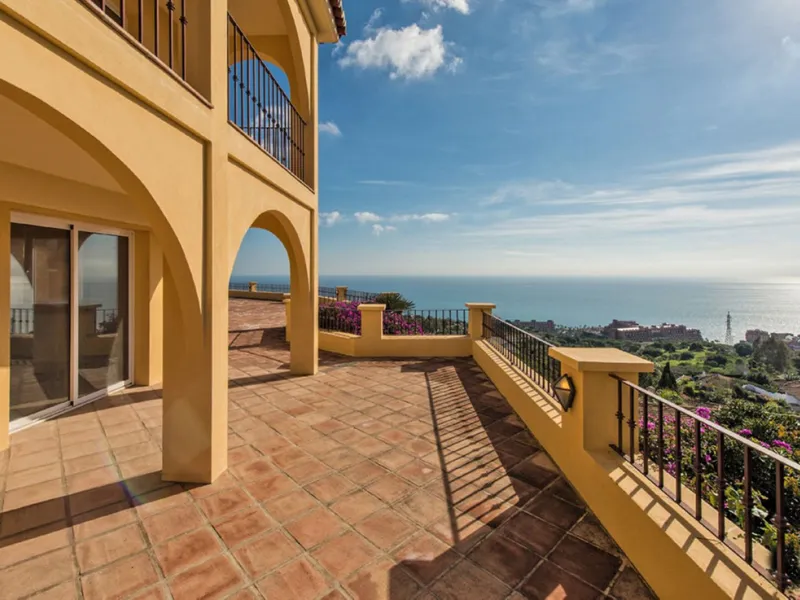 Espectacular villa with the best panoramic sea views.