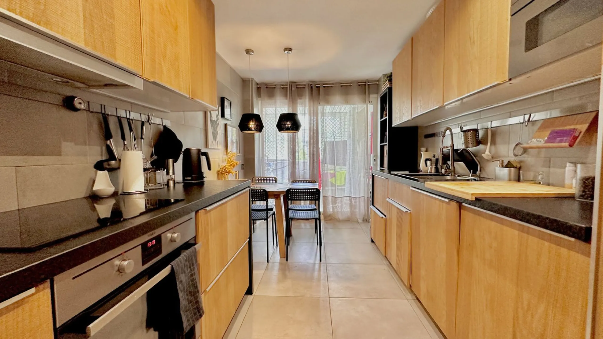 Apartment - Middle Floor Apartment в продаже в Marbella, Málaga. В доме 3 спален и 3 ванных комнат. Площадь дома 190 м²