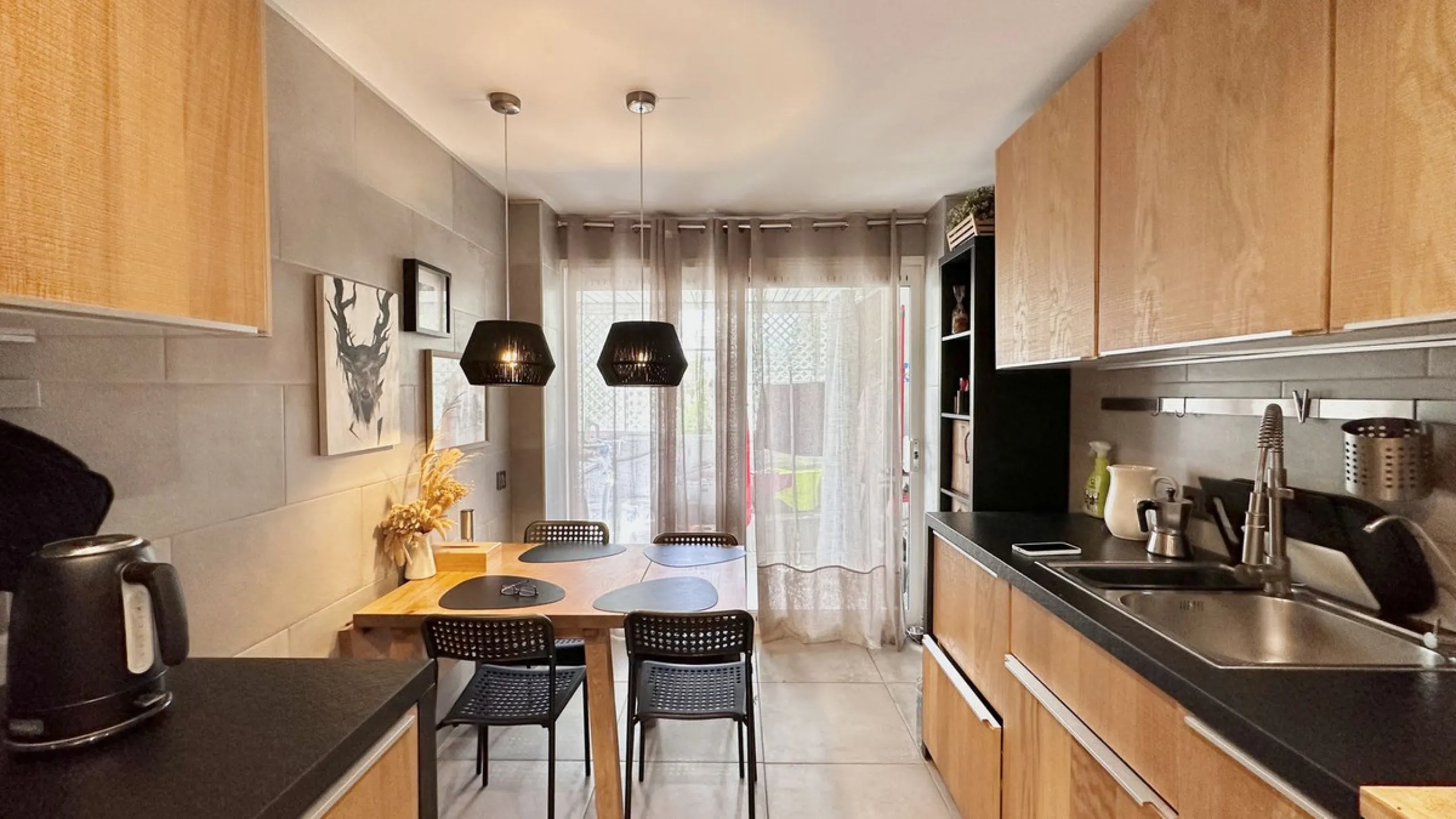 Apartment - Middle Floor Apartment в продаже в Marbella, Málaga. В доме 3 спален и 3 ванных комнат. Площадь дома 190 м²