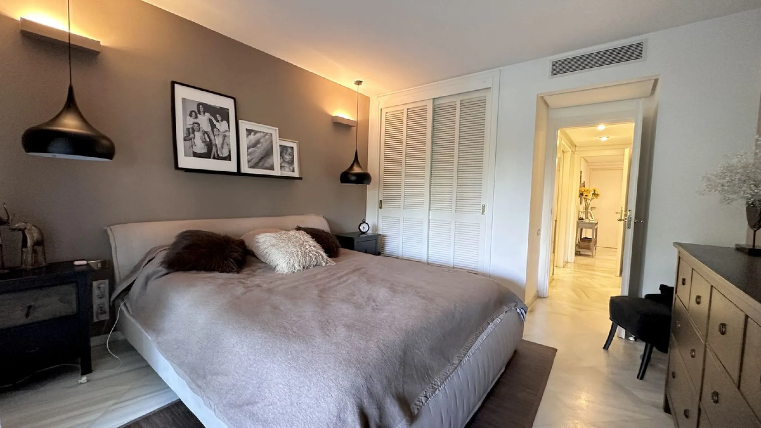 Apartment - Middle Floor Apartment в продаже в Marbella, Málaga. В доме 3 спален и 3 ванных комнат. Площадь дома 190 м²