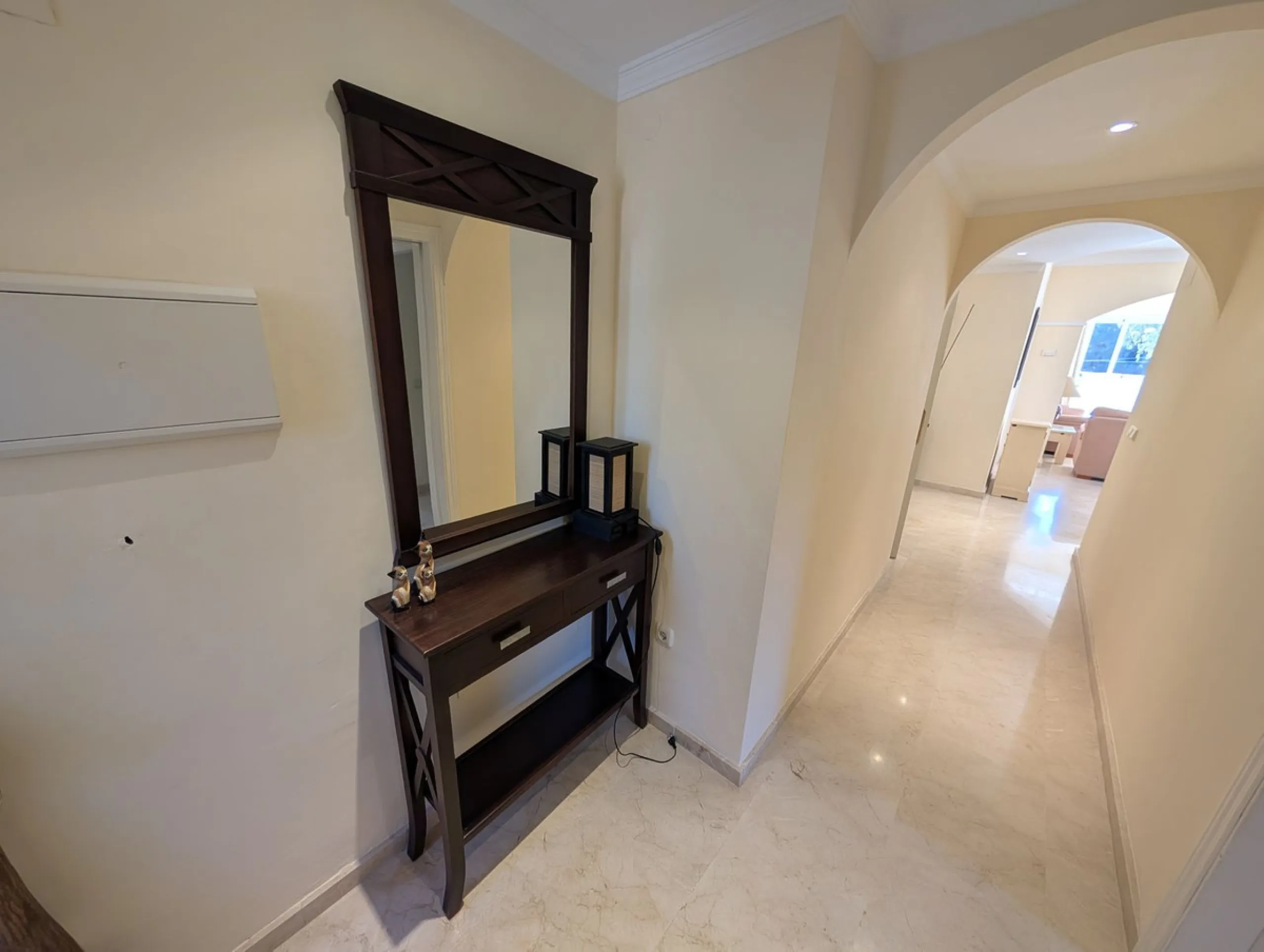 Apartment - Middle Floor Apartment в продаже в Marbella, Málaga. В доме 3 спален и 2 ванных комнат. Площадь дома 162 м²