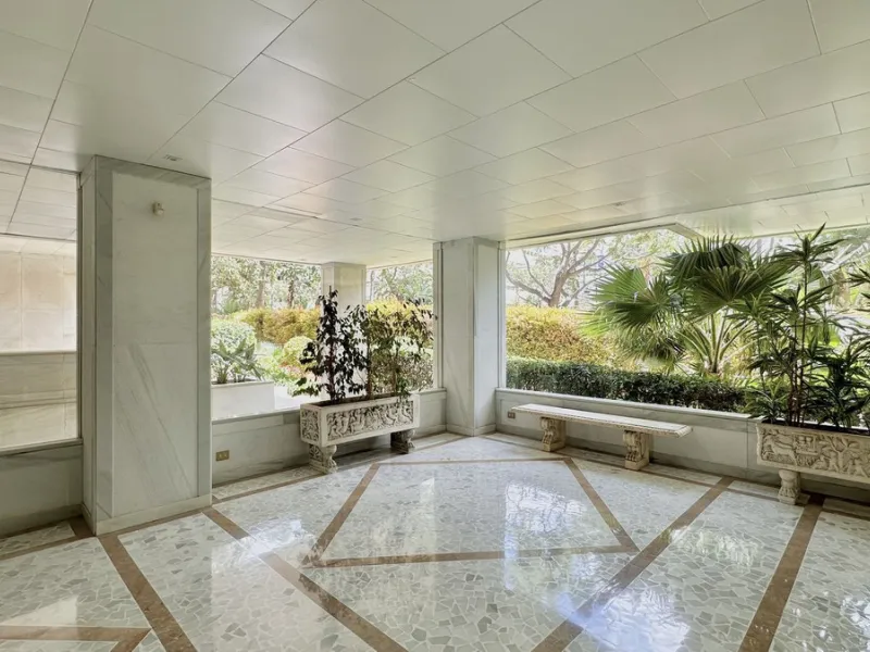 Apartment - Middle Floor Apartment в продаже в Marbella, Málaga. В доме 3 спален и 3 ванных комнат. Площадь дома 190 м²