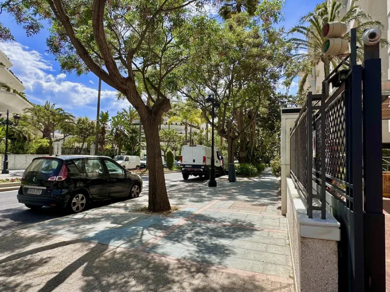 Apartment - Middle Floor Apartment в продаже в Marbella, Málaga. В доме 3 спален и 3 ванных комнат. Площадь дома 190 м²