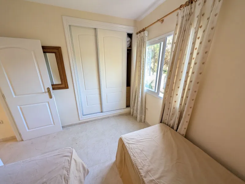 Apartment - Middle Floor Apartment в продаже в Marbella, Málaga. В доме 3 спален и 2 ванных комнат. Площадь дома 162 м²