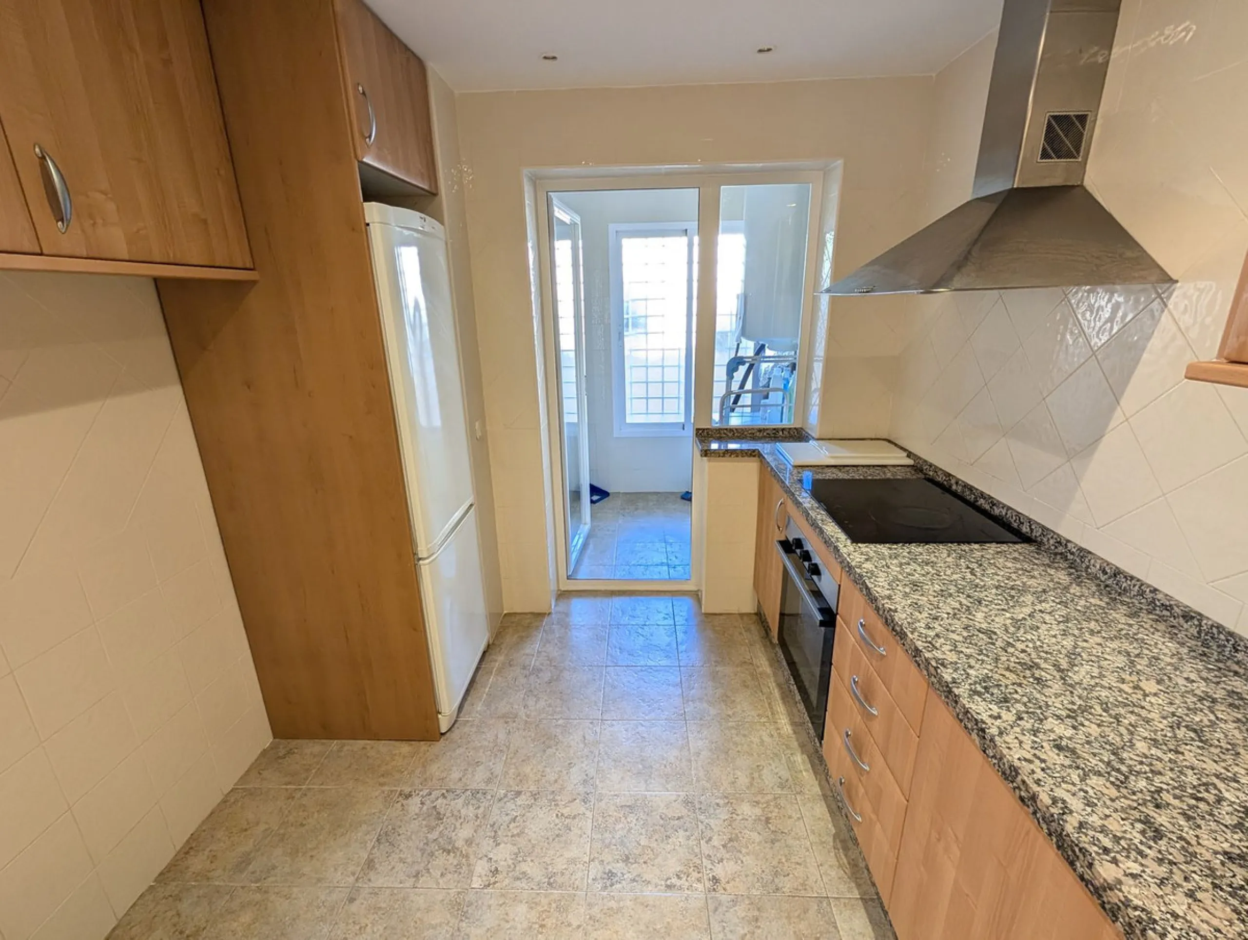 Apartment - Middle Floor Apartment в продаже в Marbella, Málaga. В доме 3 спален и 2 ванных комнат. Площадь дома 162 м²