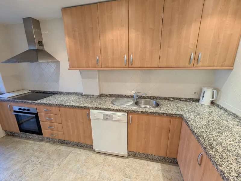 Apartment - Middle Floor Apartment в продаже в Marbella, Málaga. В доме 3 спален и 2 ванных комнат. Площадь дома 162 м²