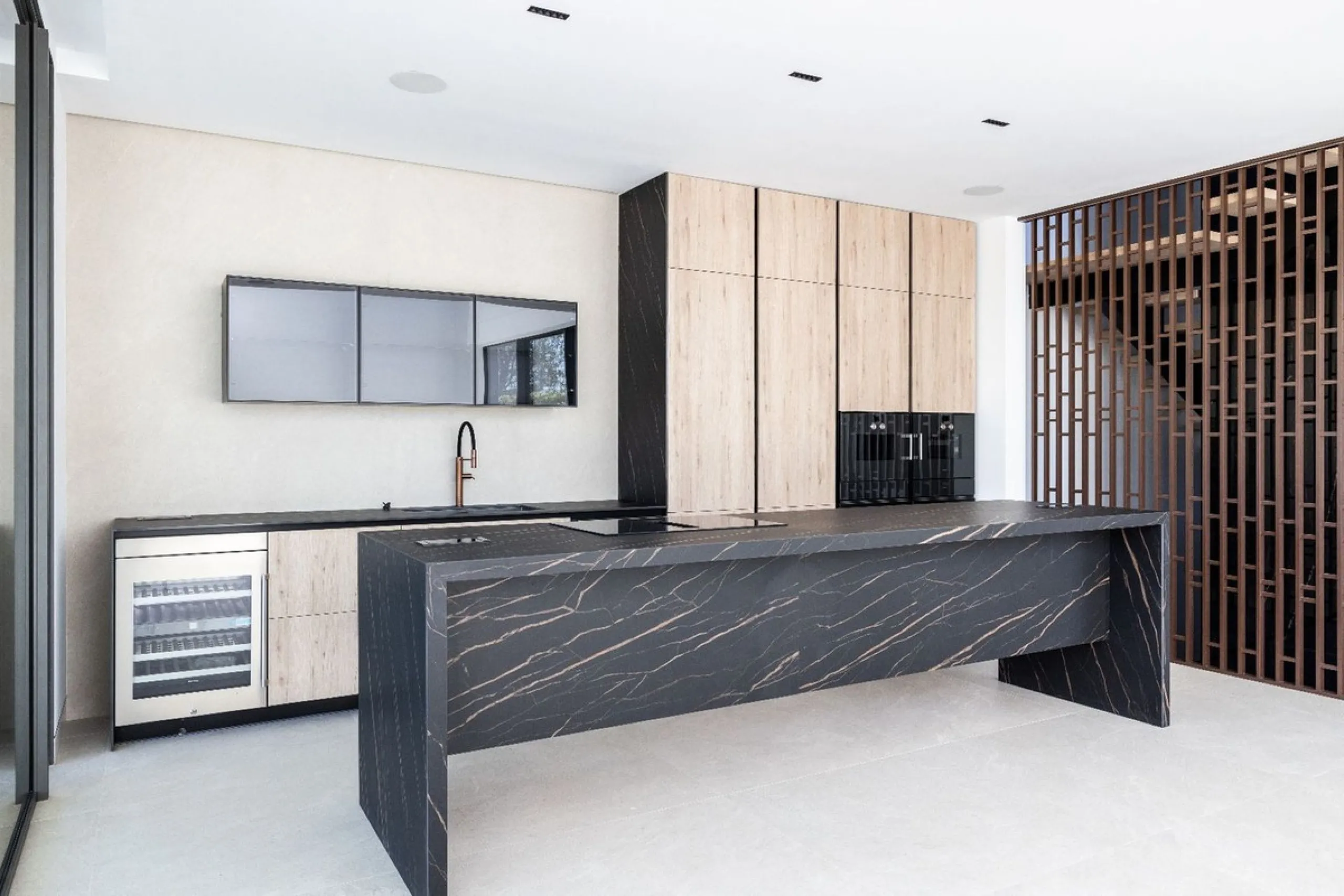 This magnificent Viila is located in a gated and secured residence of 12 Villas on the luxurious Marbella Golden Mile.