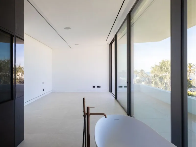 This magnificent Viila is located in a gated and secured residence of 12 Villas on the luxurious Marbella Golden Mile.