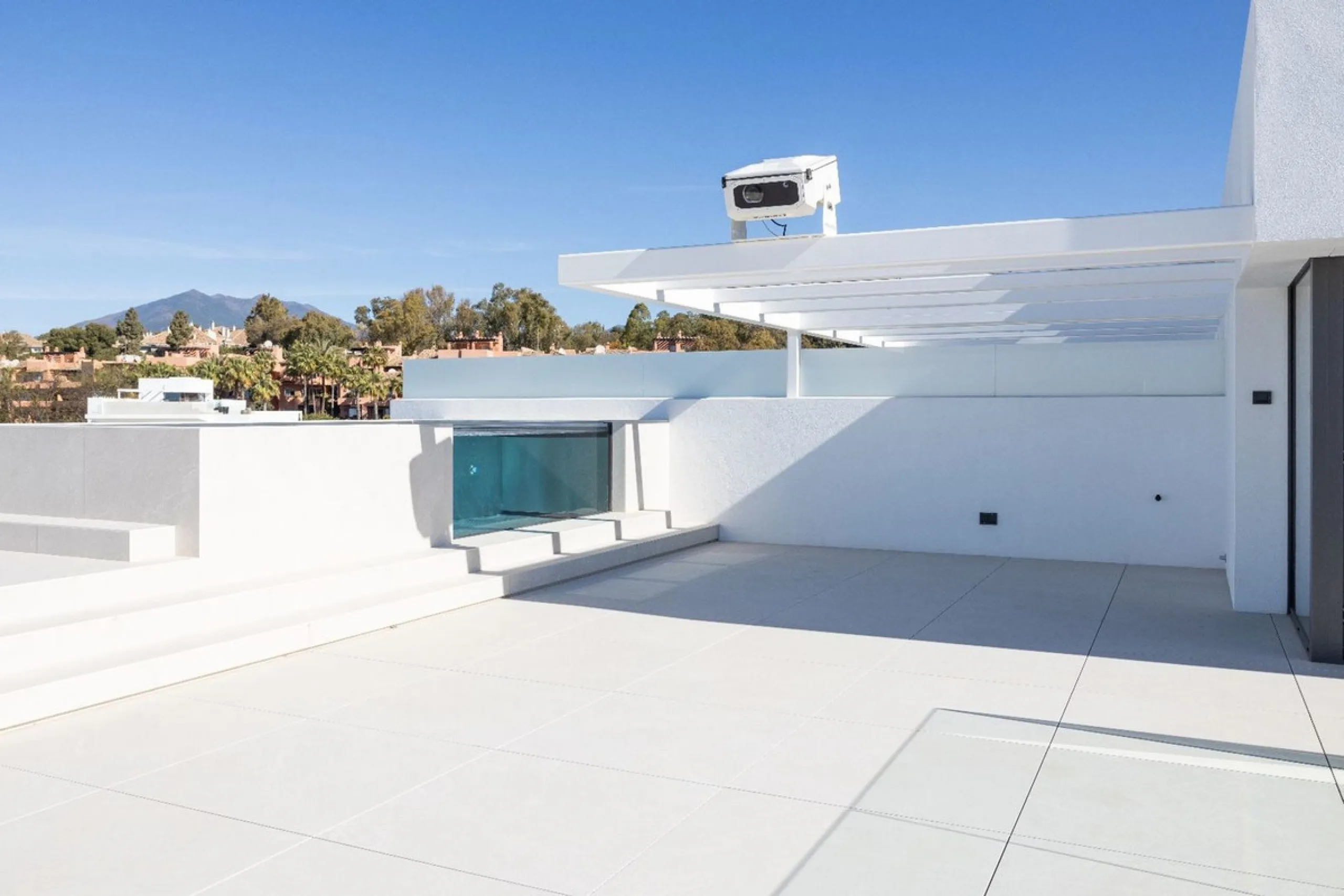 This magnificent Viila is located in a gated and secured residence of 12 Villas on the luxurious Marbella Golden Mile.