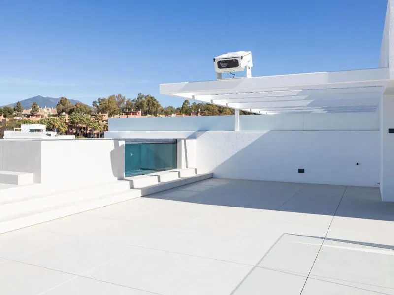 This magnificent Viila is located in a gated and secured residence of 12 Villas on the luxurious Marbella Golden Mile.