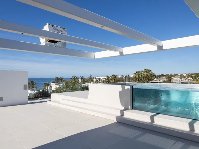 This magnificent Viila is located in a gated and secured residence of 12 Villas on the luxurious Marbella Golden Mile.