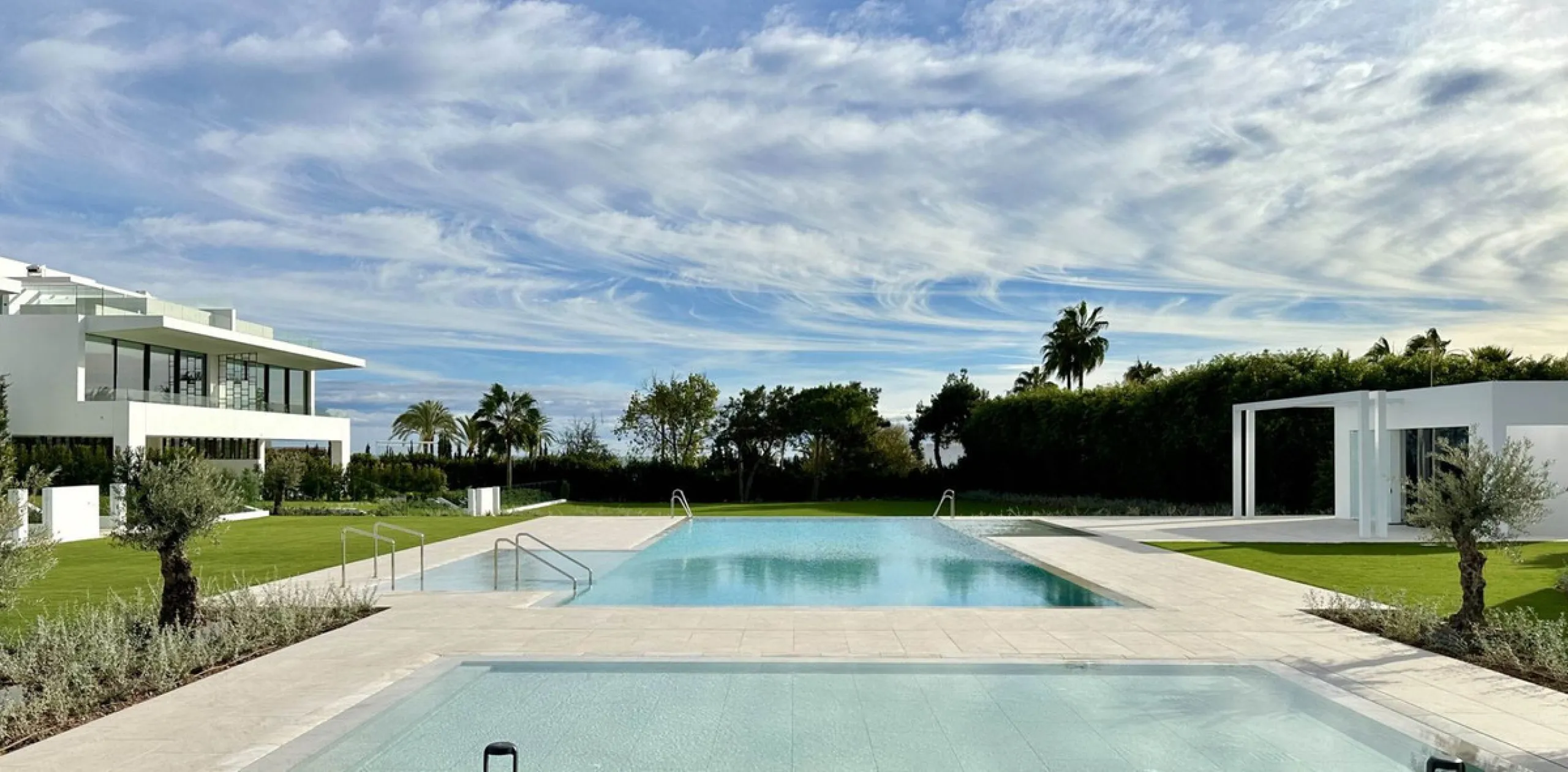 This magnificent Viila is located in a gated and secured residence of 12 Villas on the luxurious Marbella Golden Mile.