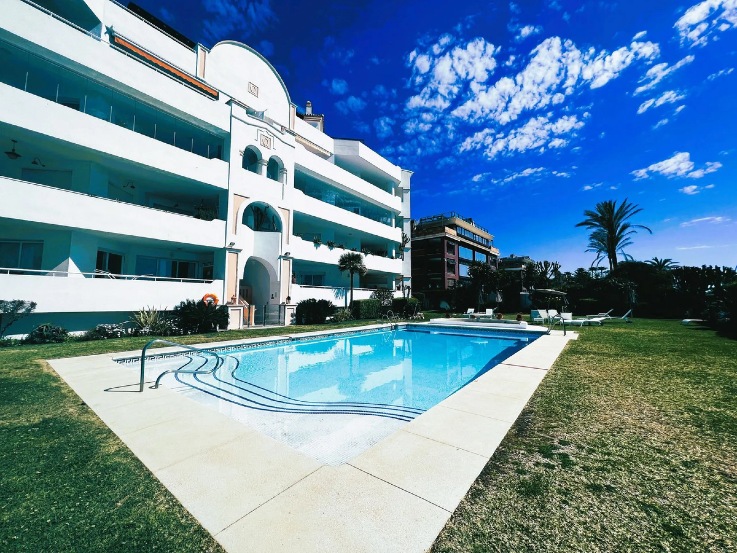 Apartment on the seafront, located in La Herradura de Banus, with direct access to the beach and spectacular views of the Mediterranean Sea, in the heart of Puerto Banus.