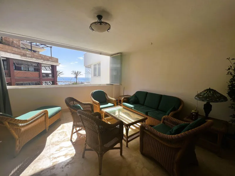 Apartment on the seafront, located in La Herradura de Banus, with direct access to the beach and spectacular views of the Mediterranean Sea, in the heart of Puerto Banus.