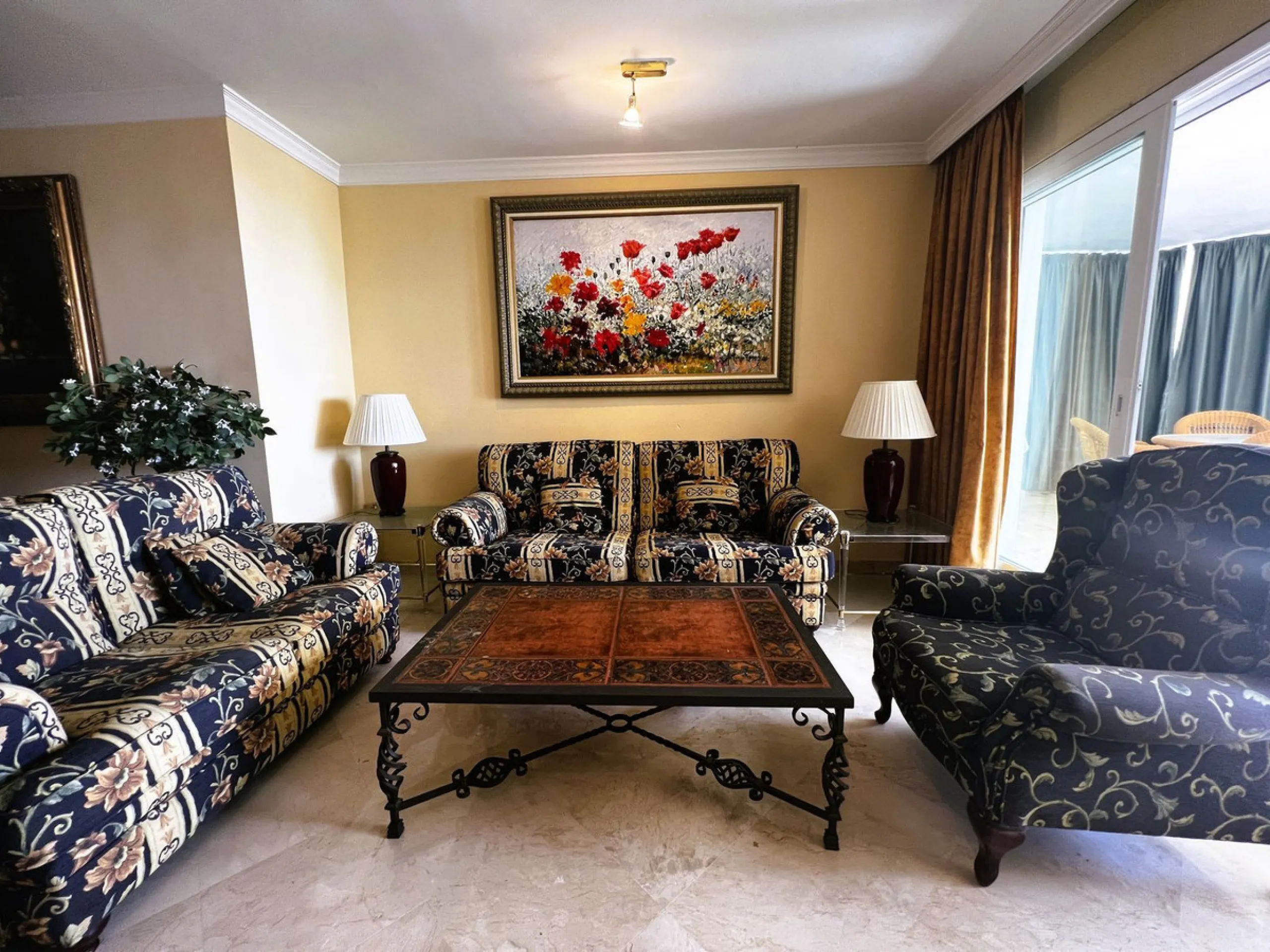 Apartment on the seafront, located in La Herradura de Banus, with direct access to the beach and spectacular views of the Mediterranean Sea, in the heart of Puerto Banus.