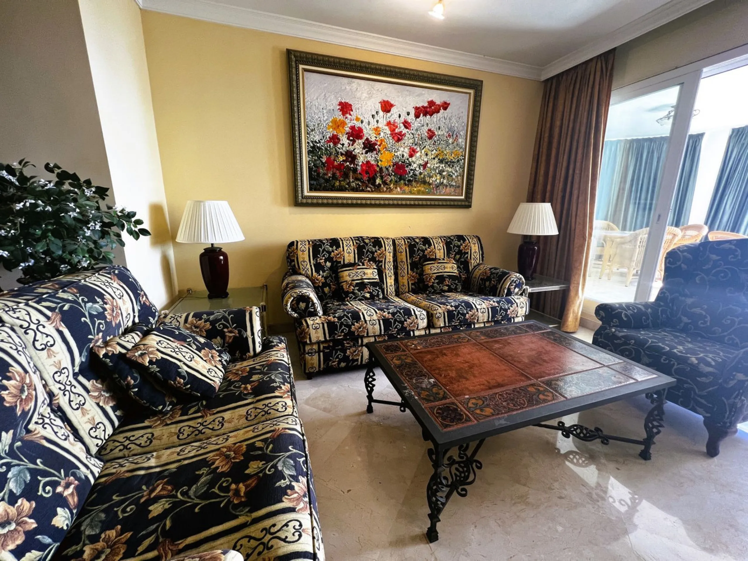 Apartment on the seafront, located in La Herradura de Banus, with direct access to the beach and spectacular views of the Mediterranean Sea, in the heart of Puerto Banus.