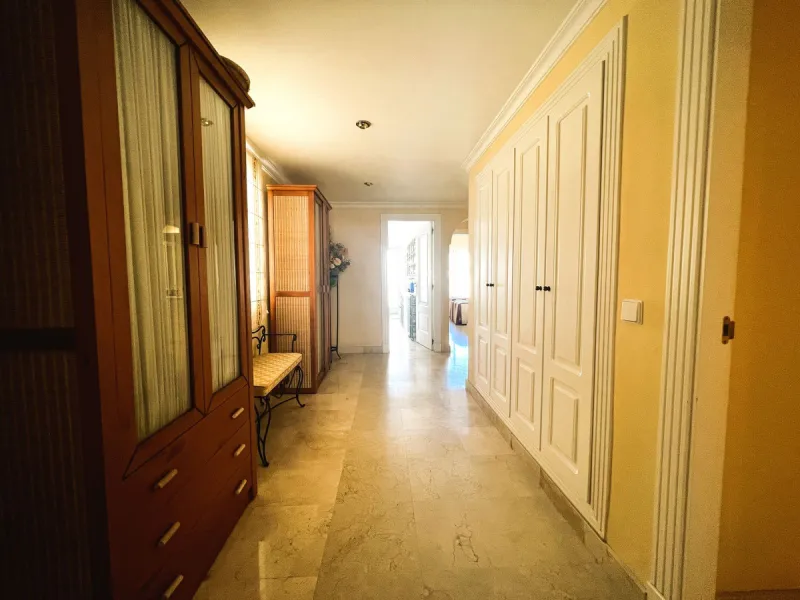 Apartment on the seafront, located in La Herradura de Banus, with direct access to the beach and spectacular views of the Mediterranean Sea, in the heart of Puerto Banus.