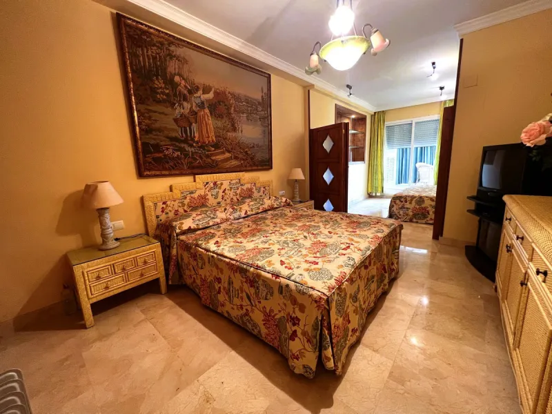 Apartment on the seafront, located in La Herradura de Banus, with direct access to the beach and spectacular views of the Mediterranean Sea, in the heart of Puerto Banus.