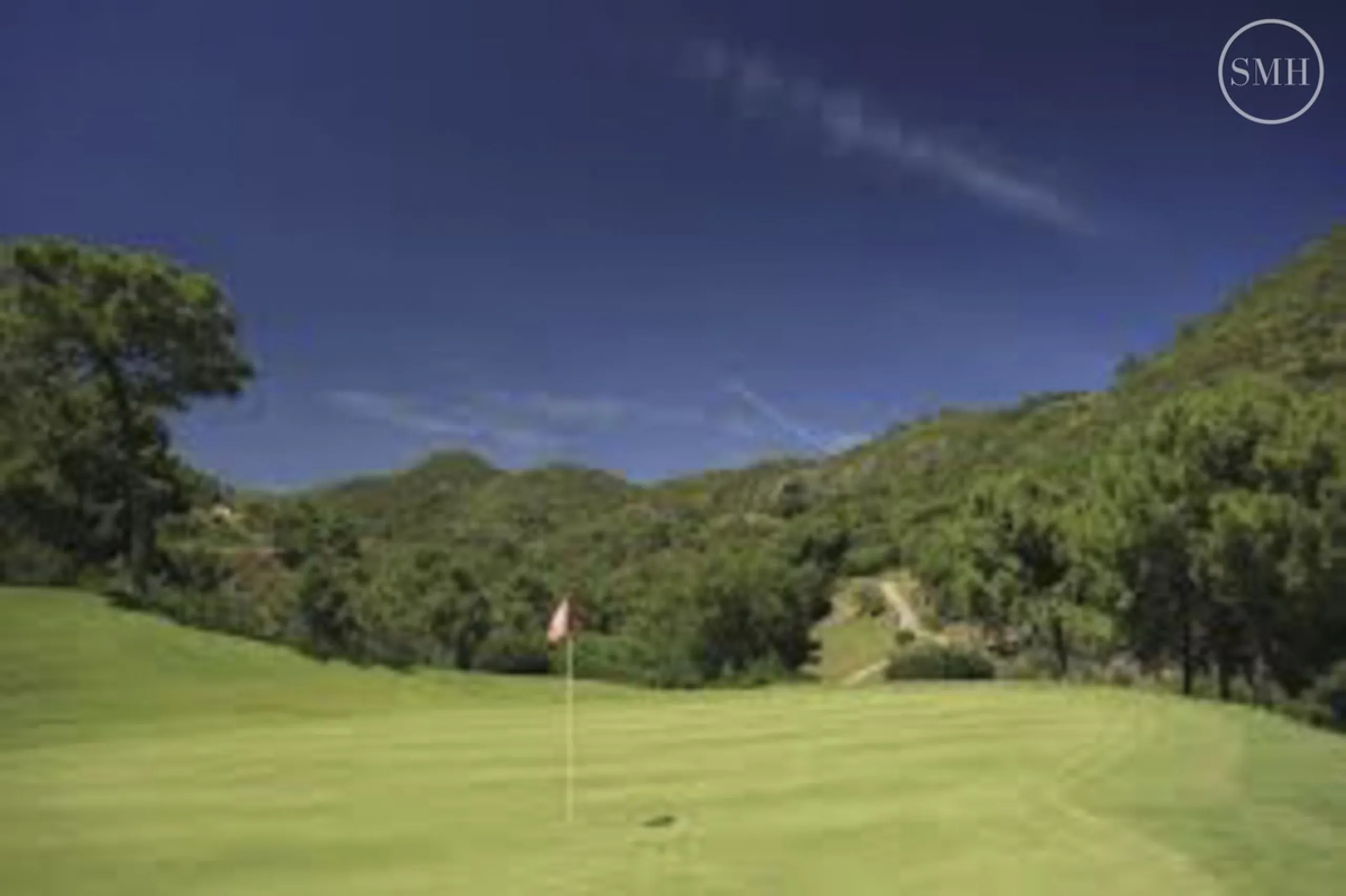 Plot with project for a luxury villa in Urb Monte Mayor near the picturesque town of Benahavis.