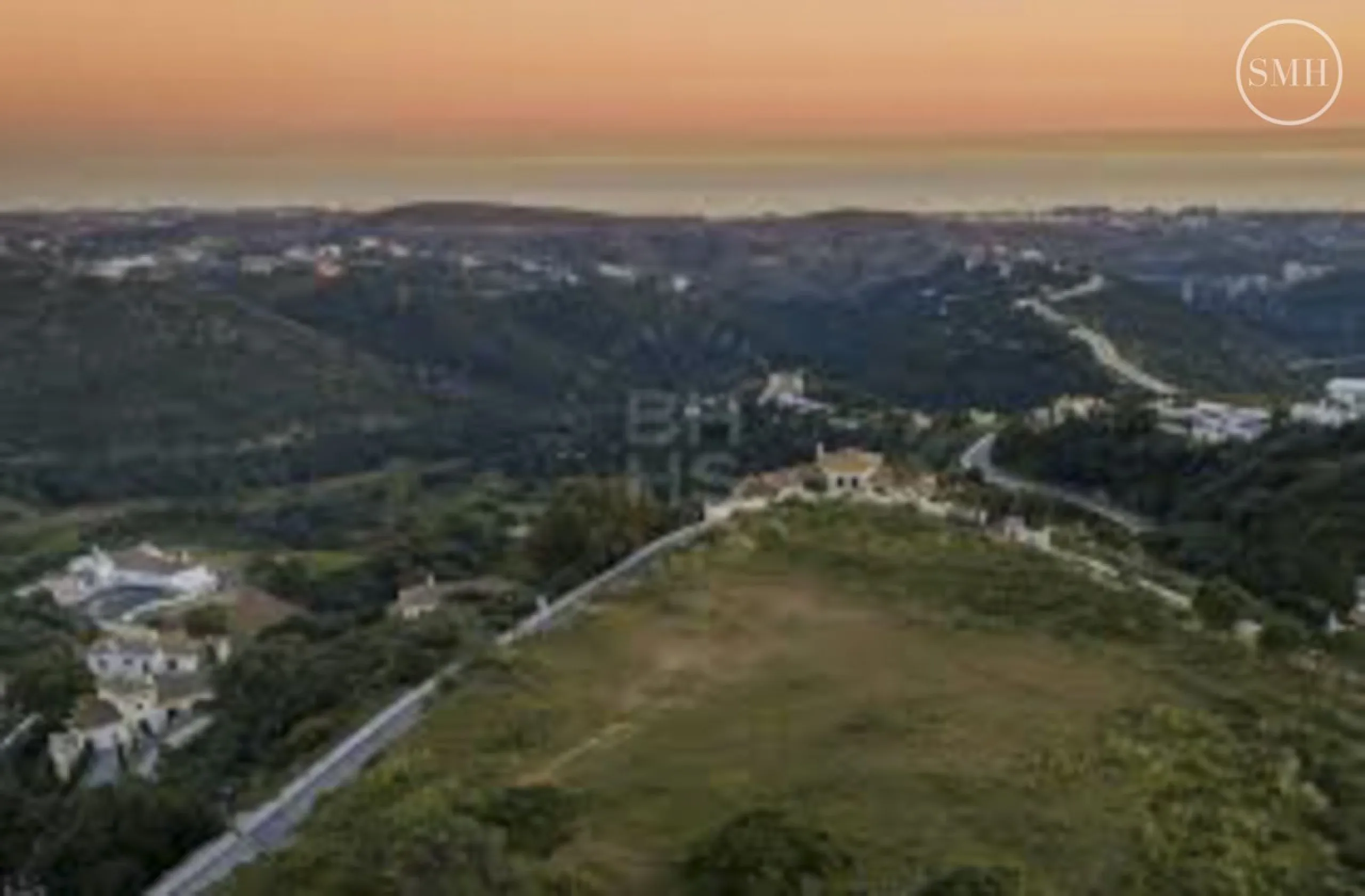 Plot with project for a luxury villa in Urb Monte Mayor near the picturesque town of Benahavis.