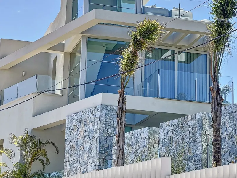 House - Detached Villa в продаже в Marbella, Málaga. В доме 4 спален и 4 ванных комнат. Площадь дома 264 м²