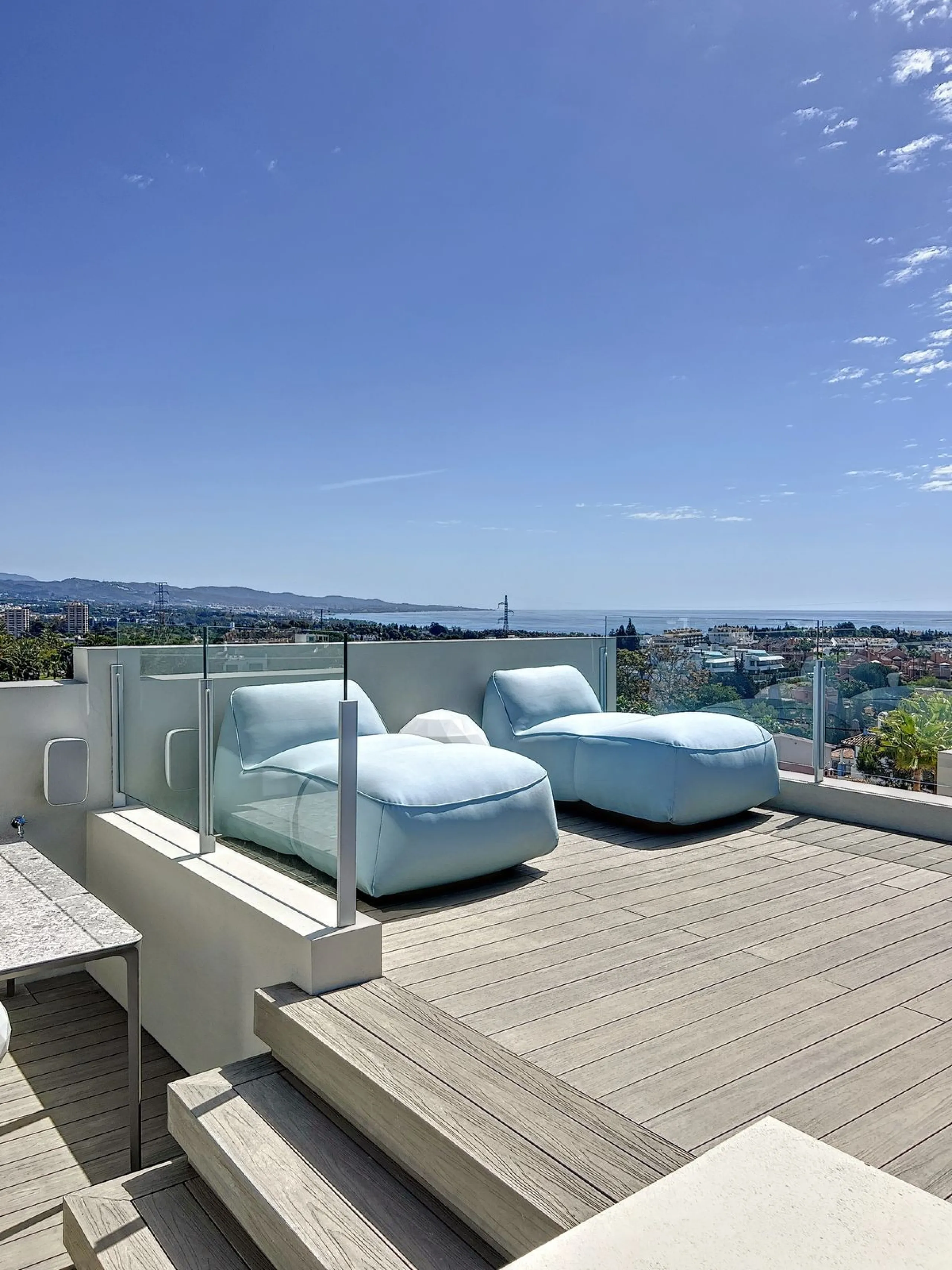 House - Detached Villa в продаже в Marbella, Málaga. В доме 4 спален и 4 ванных комнат. Площадь дома 264 м²