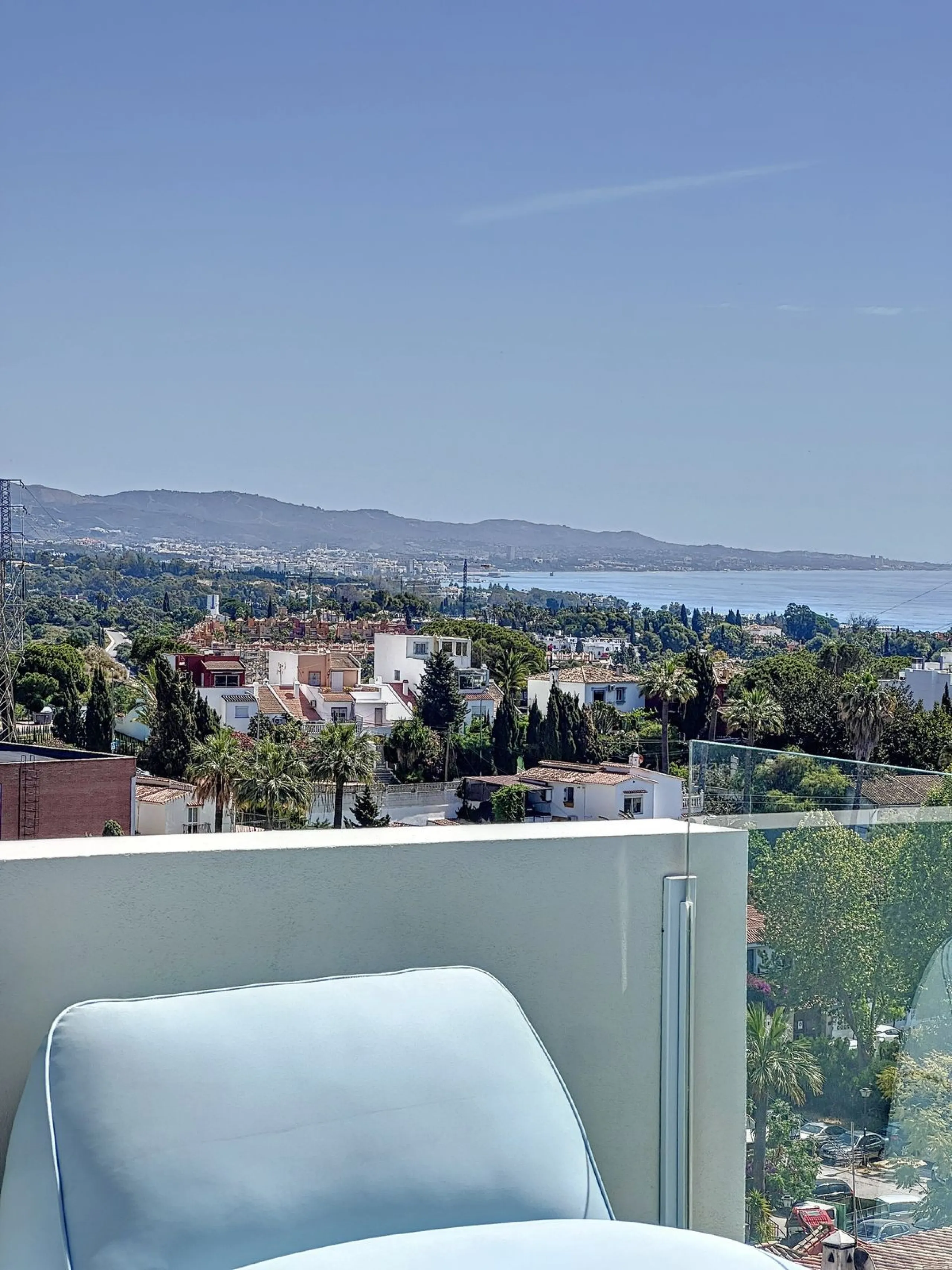 House - Detached Villa в продаже в Marbella, Málaga. В доме 4 спален и 4 ванных комнат. Площадь дома 264 м²