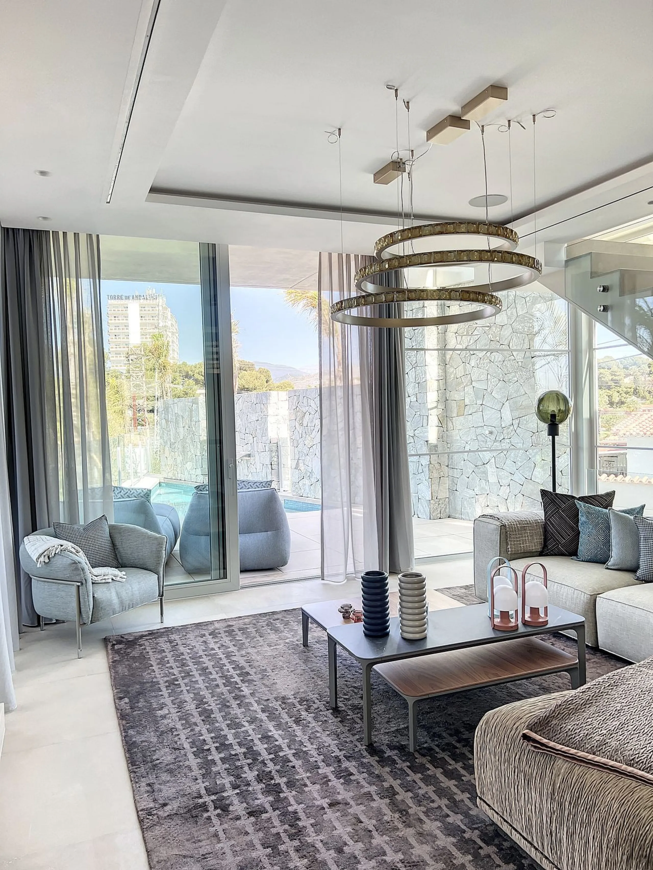 House - Detached Villa в продаже в Marbella, Málaga. В доме 4 спален и 4 ванных комнат. Площадь дома 264 м²