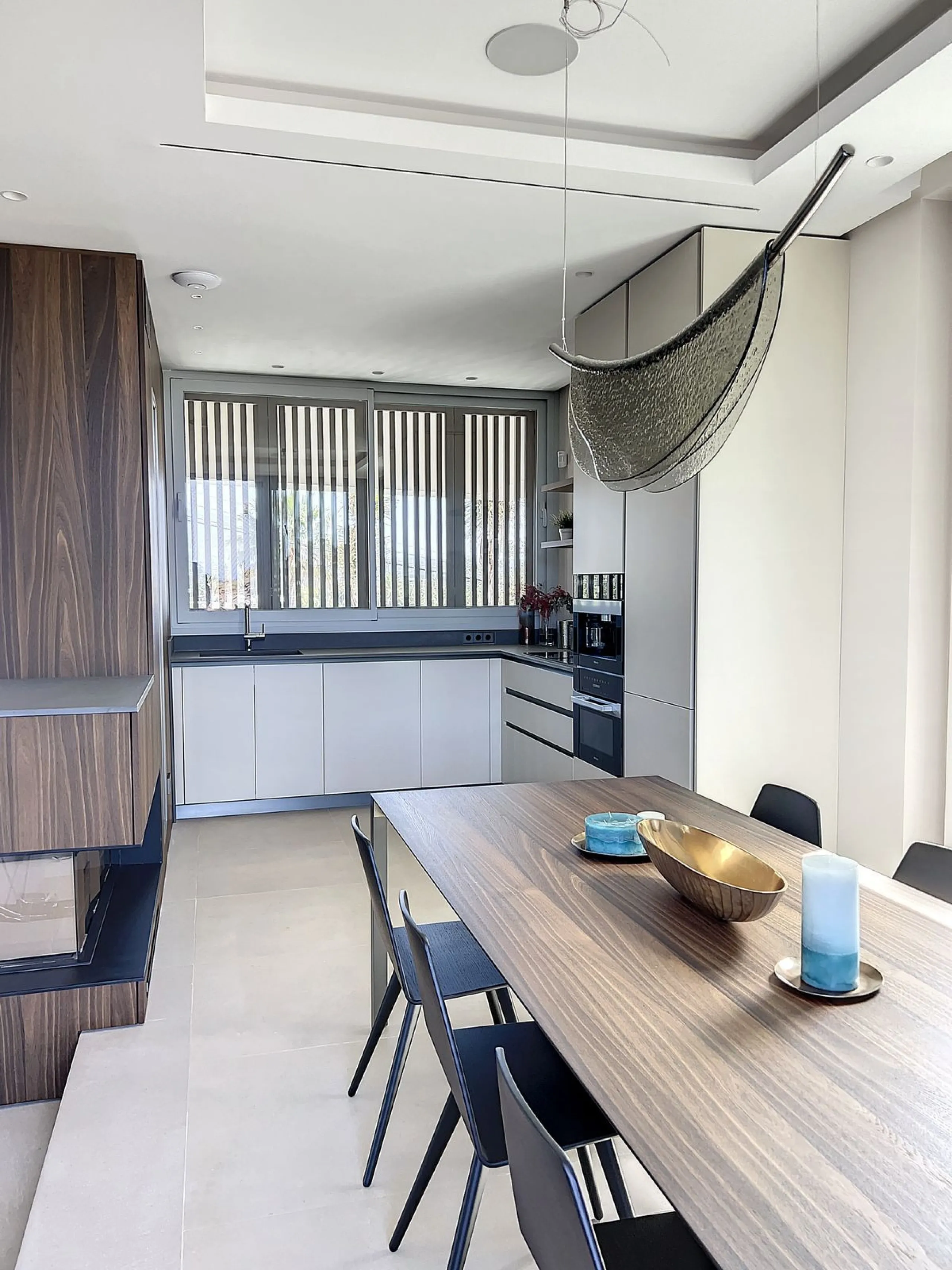 House - Detached Villa в продаже в Marbella, Málaga. В доме 4 спален и 4 ванных комнат. Площадь дома 264 м²