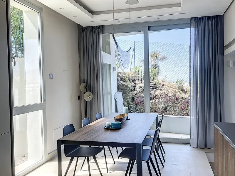 House - Detached Villa в продаже в Marbella, Málaga. В доме 4 спален и 4 ванных комнат. Площадь дома 264 м²
