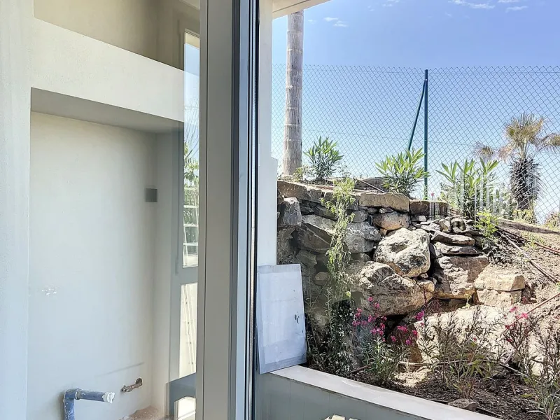 House - Detached Villa в продаже в Marbella, Málaga. В доме 4 спален и 4 ванных комнат. Площадь дома 264 м²