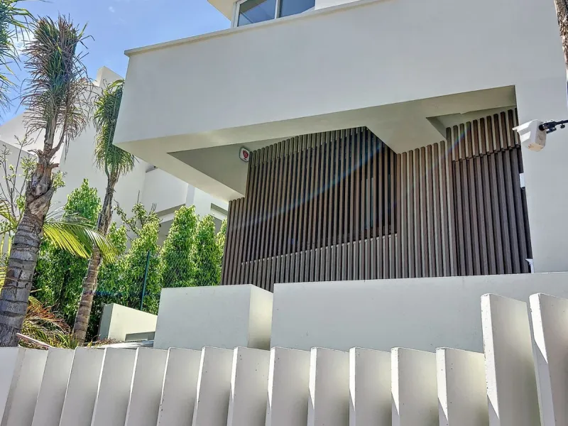 House - Detached Villa в продаже в Marbella, Málaga. В доме 4 спален и 4 ванных комнат. Площадь дома 264 м²