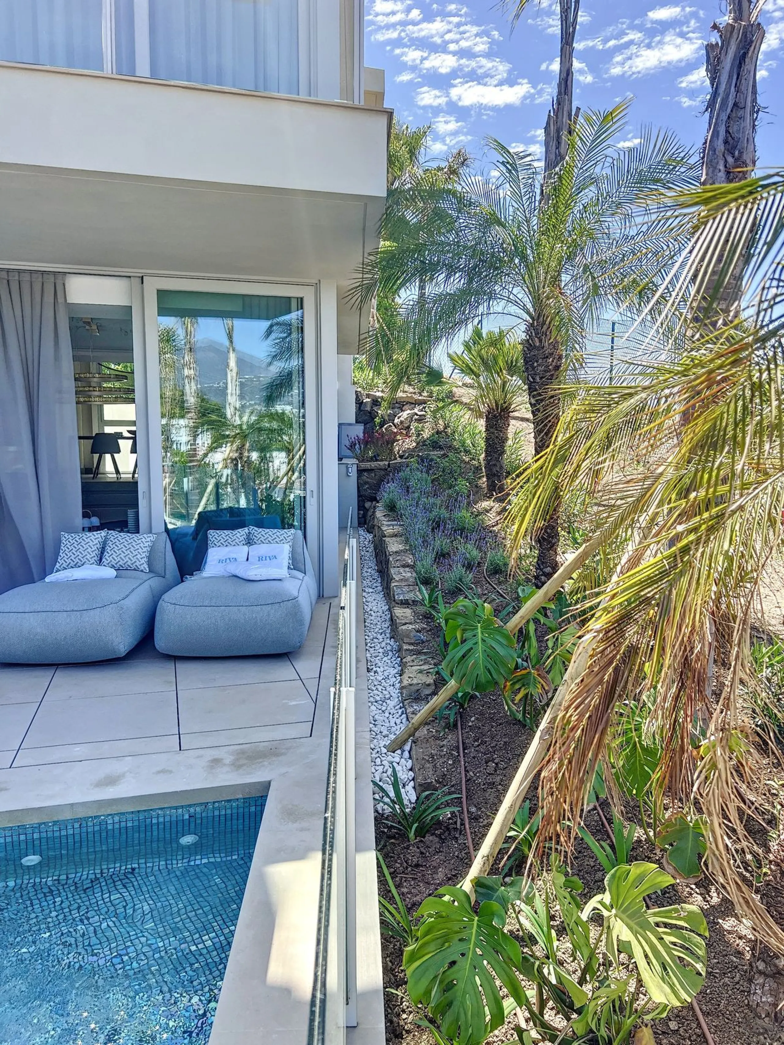 House - Detached Villa в продаже в Marbella, Málaga. В доме 4 спален и 4 ванных комнат. Площадь дома 264 м²