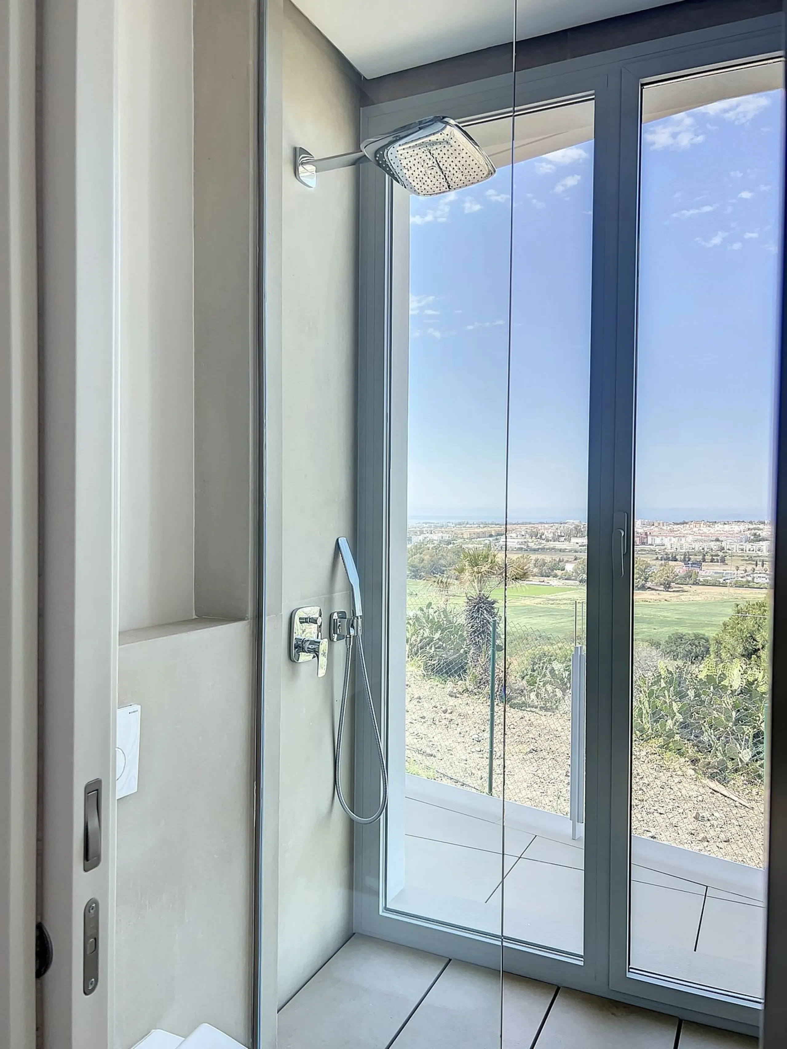 House - Detached Villa в продаже в Marbella, Málaga. В доме 4 спален и 4 ванных комнат. Площадь дома 264 м²