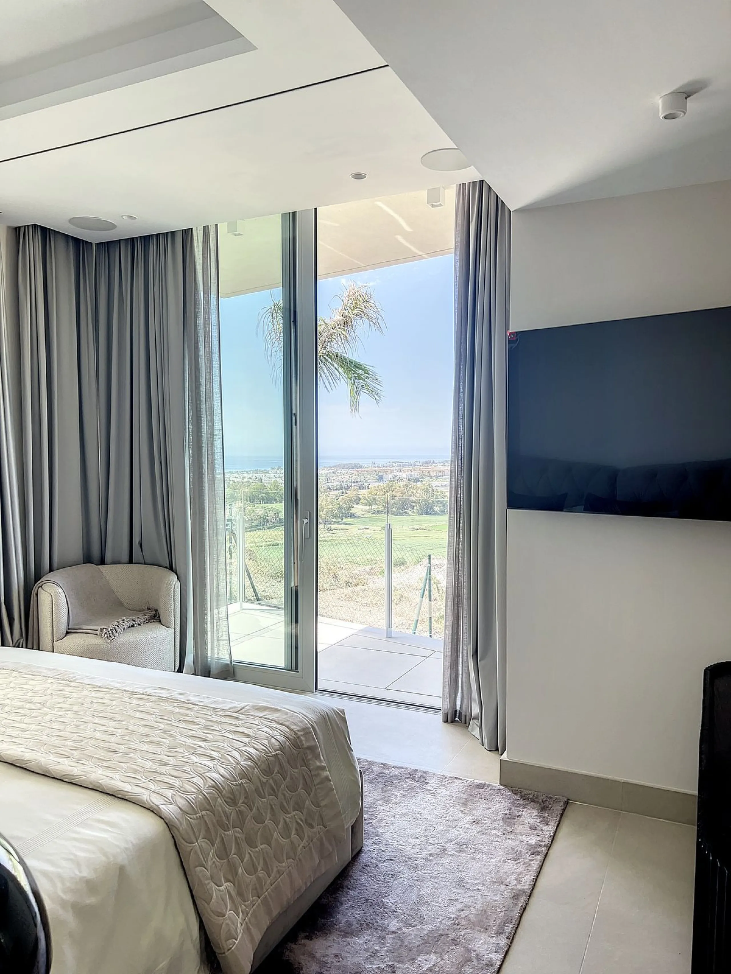 House - Detached Villa в продаже в Marbella, Málaga. В доме 4 спален и 4 ванных комнат. Площадь дома 264 м²
