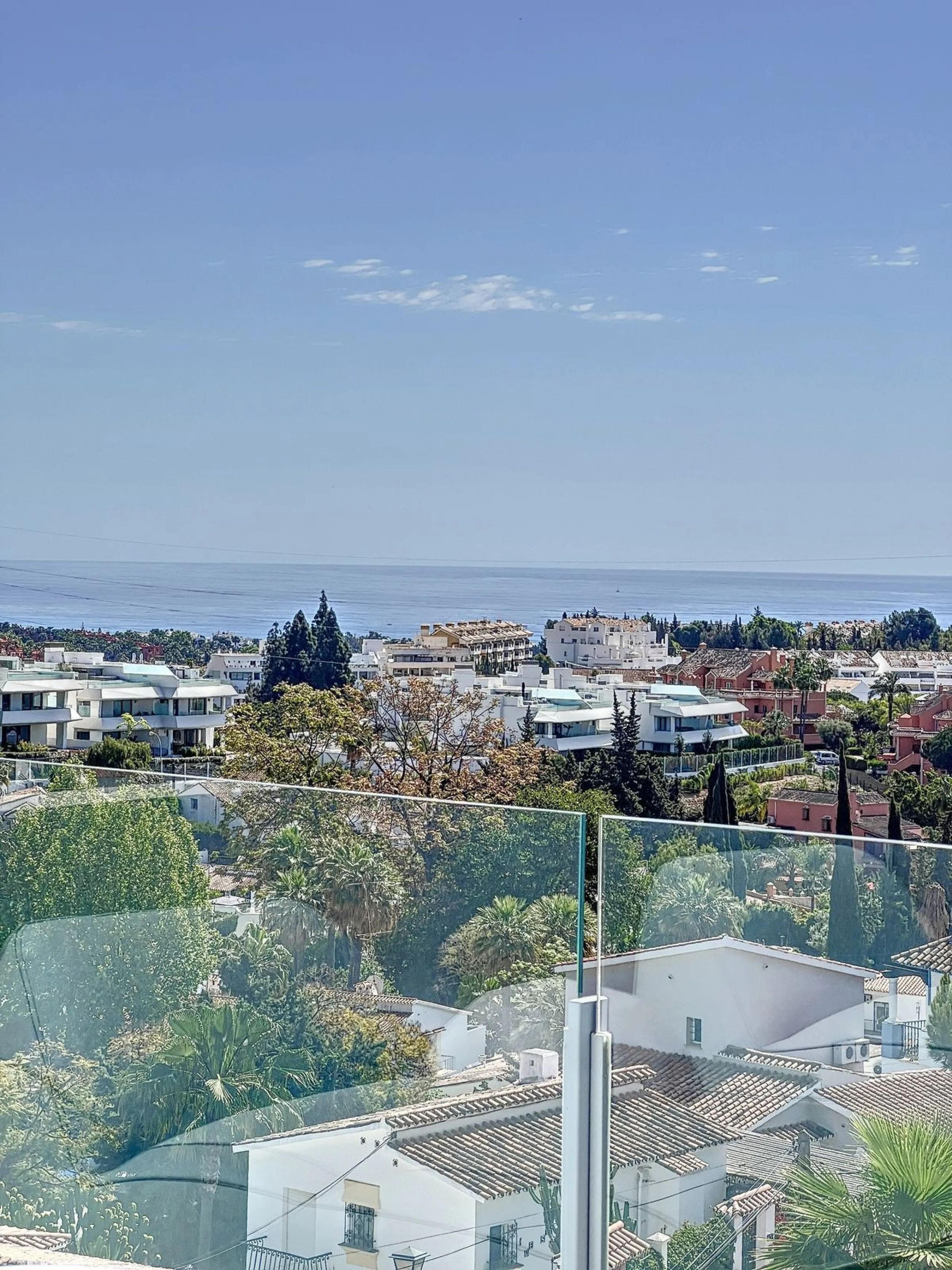 House - Detached Villa в продаже в Marbella, Málaga. В доме 4 спален и 4 ванных комнат. Площадь дома 264 м²