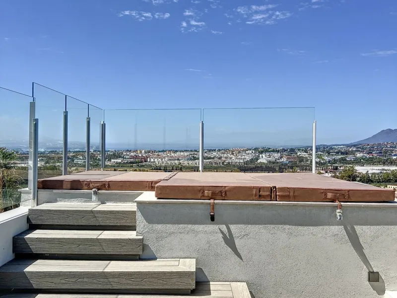 House - Detached Villa в продаже в Marbella, Málaga. В доме 4 спален и 4 ванных комнат. Площадь дома 264 м²
